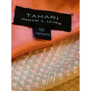 Tahari shift dress size 10  Sleeveless work or play versatile fully line